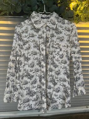Liz Claiborne Beige Button-Down Shirt with Black Scenic Print